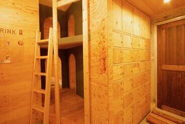 پانسیون Ishigaki Guesthouse Hive