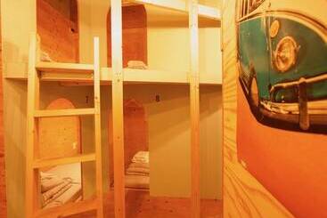پانسیون Ishigaki Guesthouse Hive