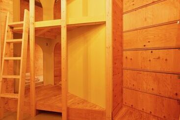 پانسیون Ishigaki Guesthouse Hive