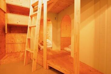 پانسیون Ishigaki Guesthouse Hive