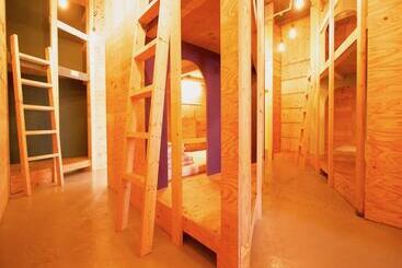 پانسیون Ishigaki Guesthouse Hive
