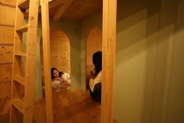 پانسیون Ishigaki Guesthouse Hive