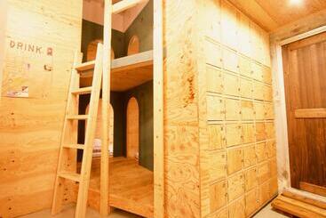 پانسیون Ishigaki Guesthouse Hive