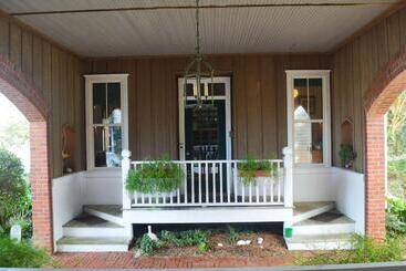 تختخواب و صبحانه Roanoke Island Inn