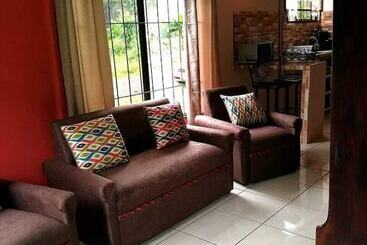 پانسیون Bamboo House La Fortuna