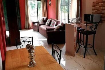 پانسیون Bamboo House La Fortuna