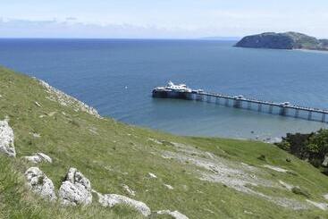 Seaclyffe Hotel Ltd