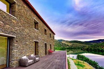 هتل Quinta De Merouço   Villa Do Rolapipas