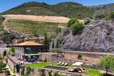 هتل Quinta De Merouço   Villa Do Rolapipas