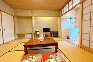 پانسیون 和みの宿いろり