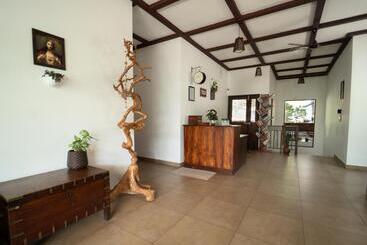 تختخواب و صبحانه Coffee And Pepper Plantation Homestay