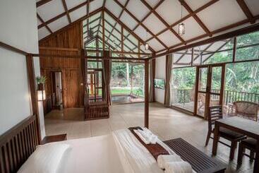 تختخواب و صبحانه Coffee And Pepper Plantation Homestay
