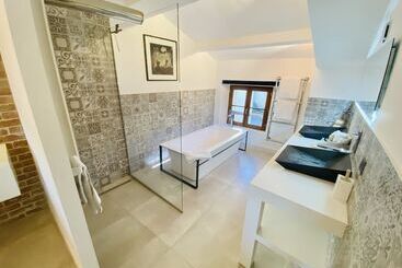 هتل Hostellerie De La Fontaine
