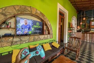 پانسیون Oasis Hostel