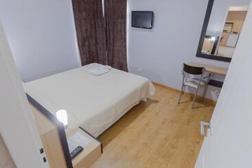 Apart Hotel Rivadavia 815