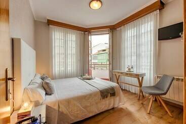 پانسیون Hostal Zahara
