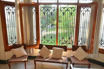 تختخواب و صبحانه Sandy S Homestay