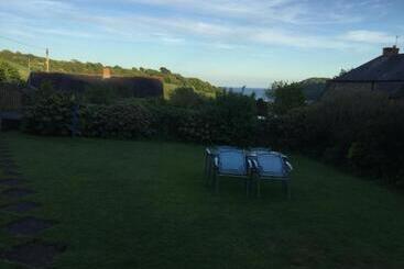 Coombe House B&b