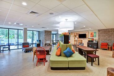 هتل Home2 Suites By Hilton Hilton Head