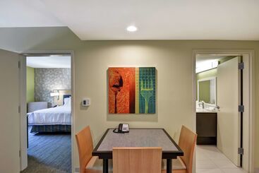 هتل Home2 Suites By Hilton Hilton Head