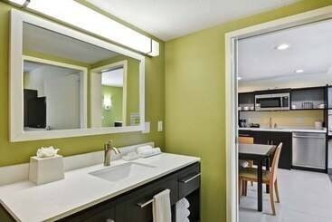 هتل Home2 Suites By Hilton Hilton Head