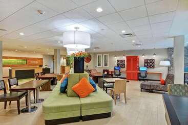 هتل Home2 Suites By Hilton Hilton Head