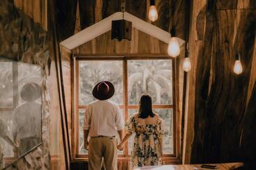 پانسیون Camiguin Volcano Houses   A Frame House