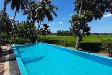 هتل Rice Rice Villas