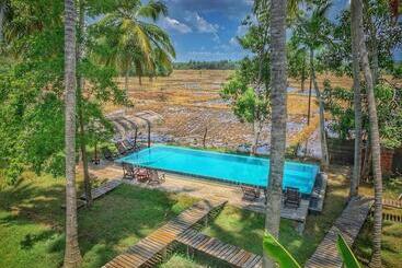 هتل Rice Rice Villas