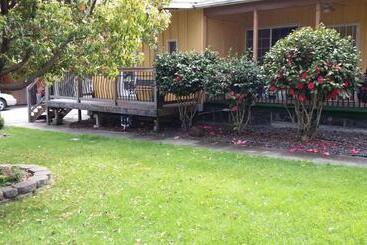 مُتل Redwood Inn Willits