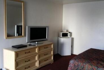 مُتل Redwood Inn Willits