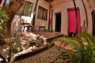 پانسیون Hostal Sole