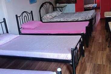 هاستل Casa Sarmiento Travelers Inn