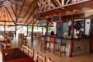 هاستل Hosteria Orkidea Lodge