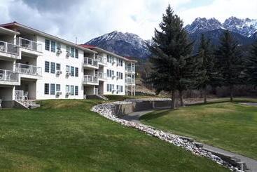 Mountain View Resort And Suites At Fairmont Hot Springs