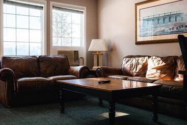 Mountain View Resort And Suites At Fairmont Hot Springs
