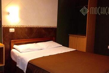 پانسیون Hostal Residencial Mochica