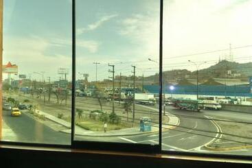 پانسیون Hostal Residencial Mochica
