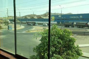 پانسیون Hostal Residencial Mochica