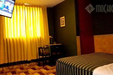 پانسیون Hostal Residencial Mochica