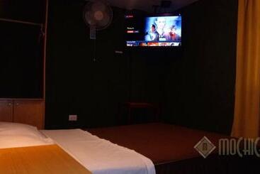 پانسیون Hostal Residencial Mochica