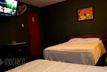 پانسیون Hostal Residencial Mochica