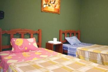 پانسیون Hostal Residencial Mochica
