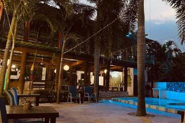 پانسیون Hostal Luz De Luna