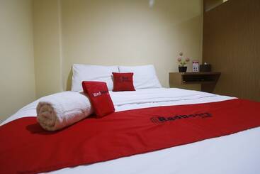 پانسیون Reddoorz Near Itc Cempaka Mas