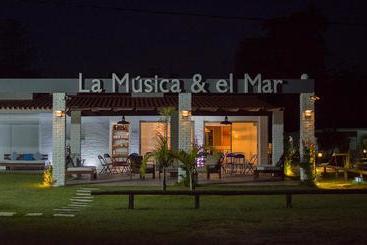 Aparthotel La Música Y El Mar