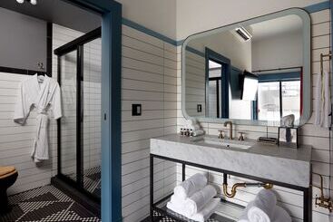 The Chicago Hotel Collection Wrigleyville