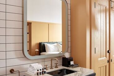 The Chicago Hotel Collection Wrigleyville