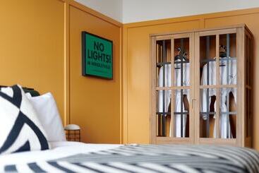 The Chicago Hotel Collection Wrigleyville
