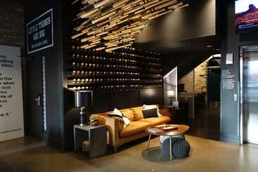 The Chicago Hotel Collection Wrigleyville